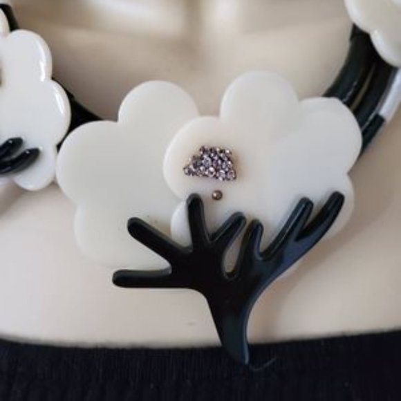 Designer necklace New in Box - Picture 5 of 9